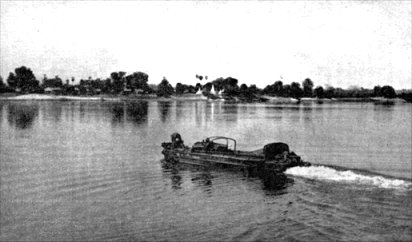 Ferry crossing - Irrawaddy River - Ngapyin-In-Kyaukmyaung